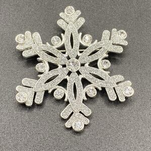 Monet Signed Rhinestone Snowflake Brooch Pin Silver Tone Glitter Enamel